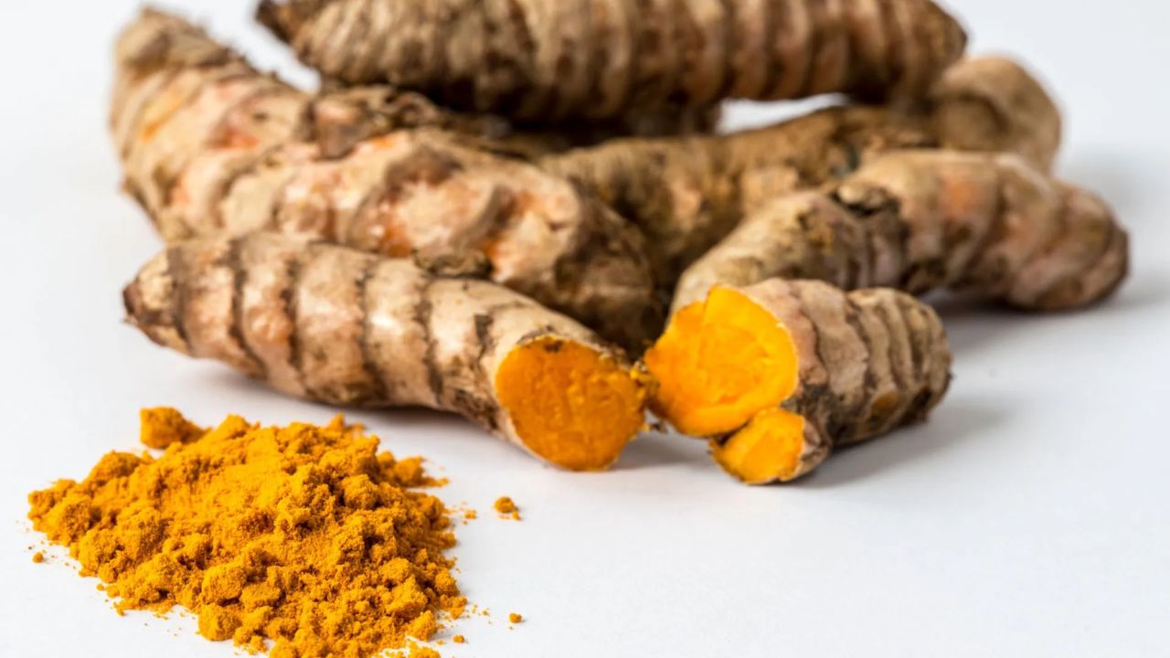 Curcuma et confort articulaire : ce que permet la réglementation